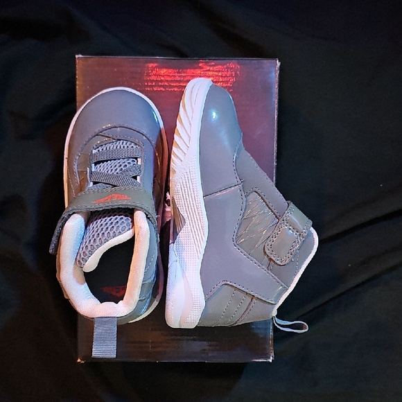 *Brand New* Jordan Melo M8s - Picture 7 of 10